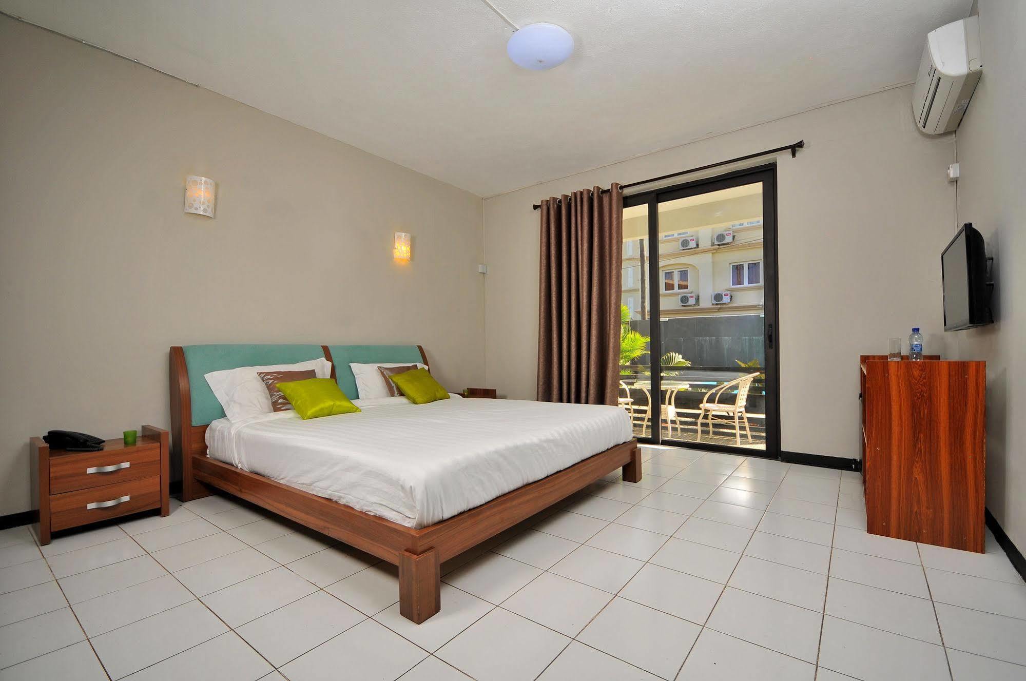 West Palm Inn Flic-en-Flacq Kültér fotó